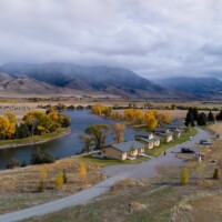 Yellowstone Valley Lodge | Cabin Rentals On The Yellowstone